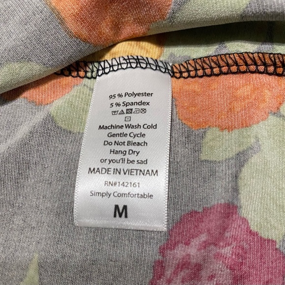 OVERSIZED C PICS CLOSET CLEAR OUT ON ALL LULAROE MAKE AN OFFER BUNDLE NWT MEDIUM - Picture 5 of 11